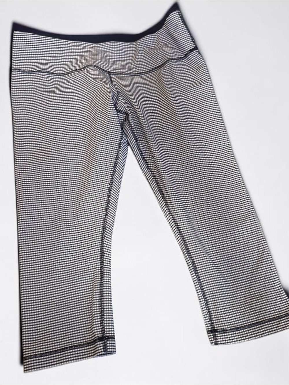 Lululemon Wunder  Train Navy & White Active Capri size 12